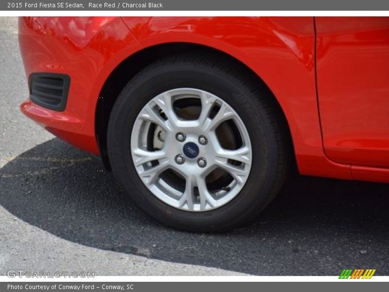 Race Red / Charcoal Black 2015 Ford Fiesta SE Sedan