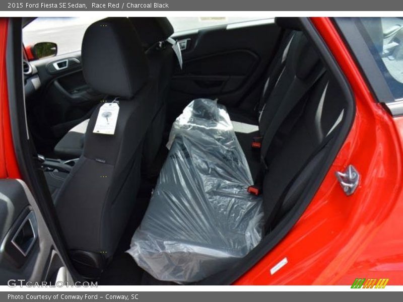 Race Red / Charcoal Black 2015 Ford Fiesta SE Sedan