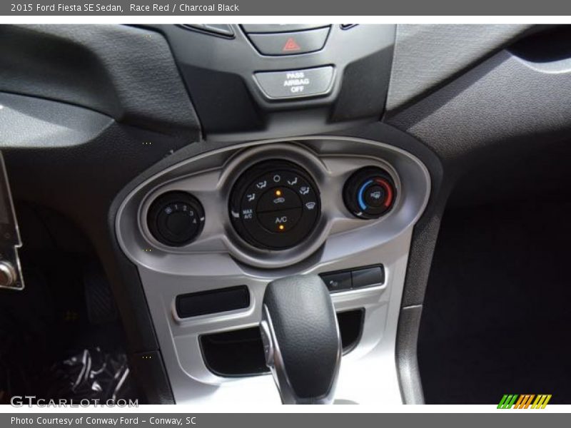 Race Red / Charcoal Black 2015 Ford Fiesta SE Sedan
