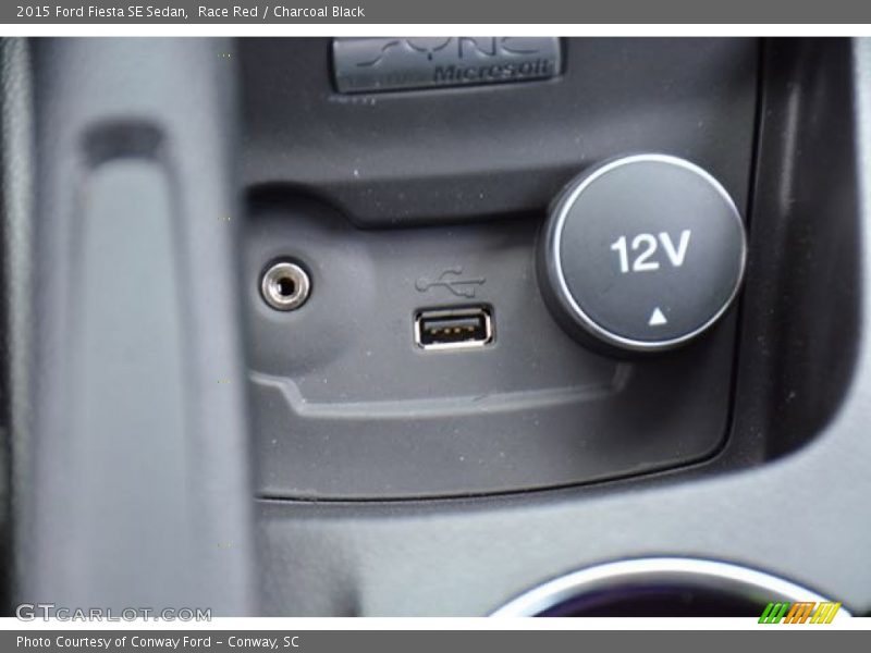 Race Red / Charcoal Black 2015 Ford Fiesta SE Sedan