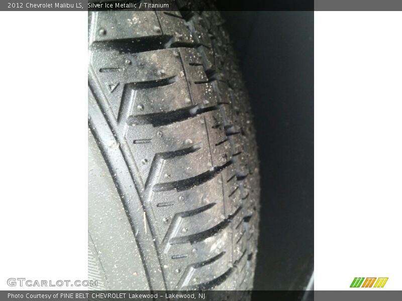 Silver Ice Metallic / Titanium 2012 Chevrolet Malibu LS