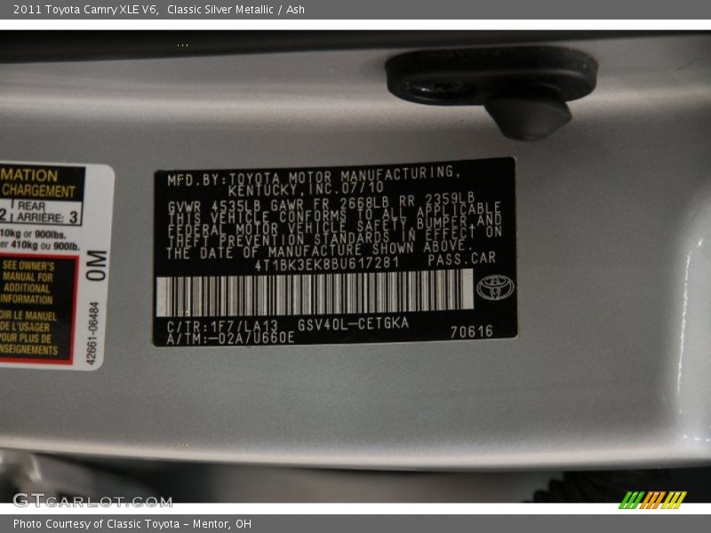 Classic Silver Metallic / Ash 2011 Toyota Camry XLE V6
