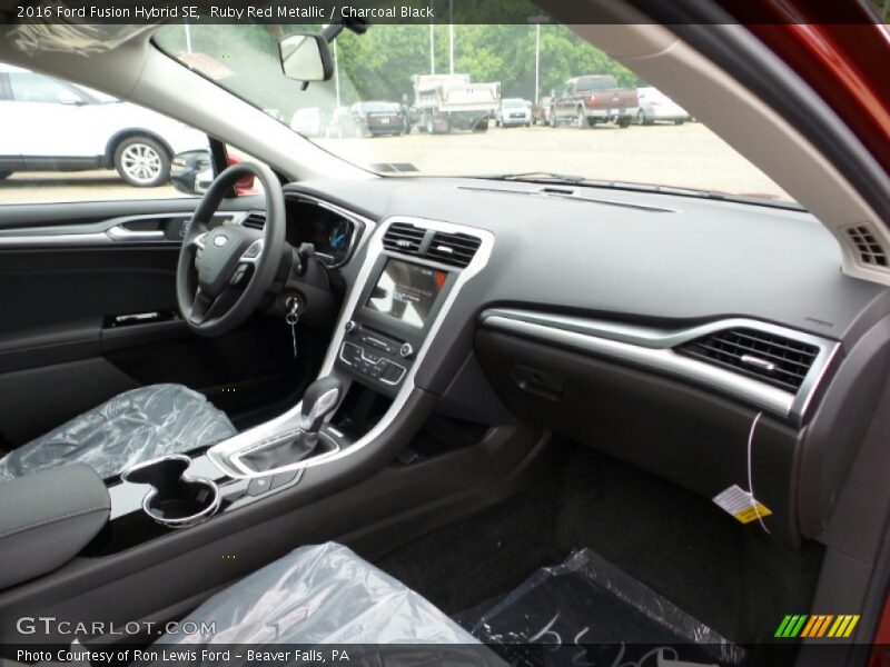 Ruby Red Metallic / Charcoal Black 2016 Ford Fusion Hybrid SE