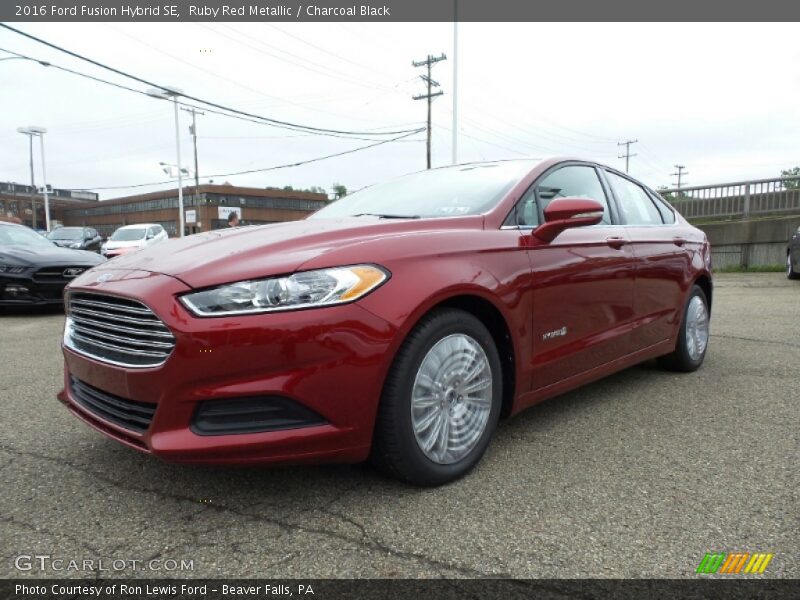 Ruby Red Metallic / Charcoal Black 2016 Ford Fusion Hybrid SE