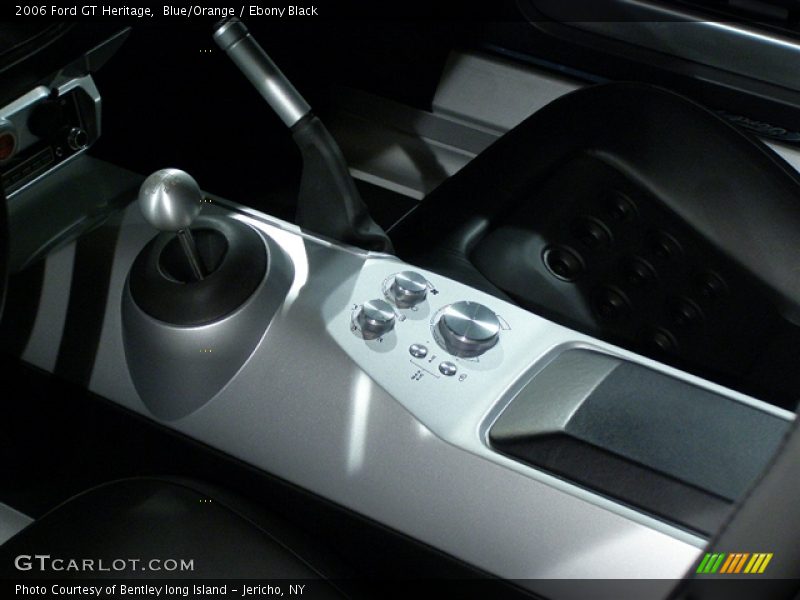 Controls of 2006 GT Heritage