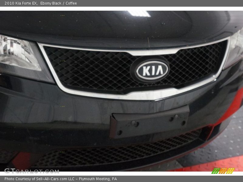 Ebony Black / Coffee 2010 Kia Forte EX