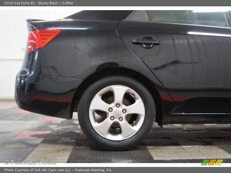 Ebony Black / Coffee 2010 Kia Forte EX