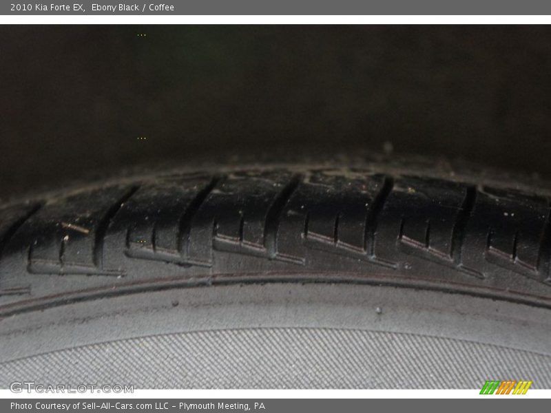 Ebony Black / Coffee 2010 Kia Forte EX