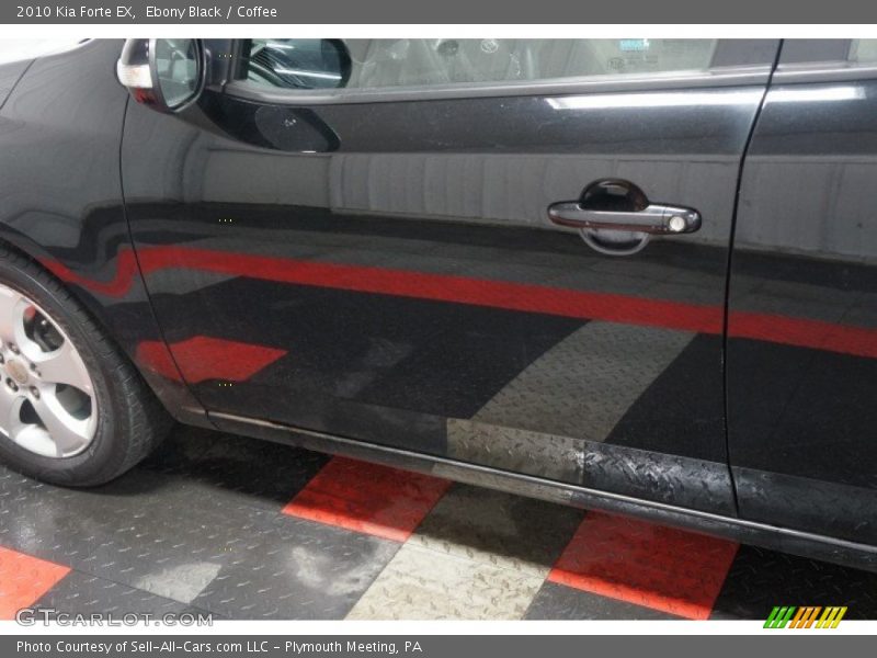 Ebony Black / Coffee 2010 Kia Forte EX