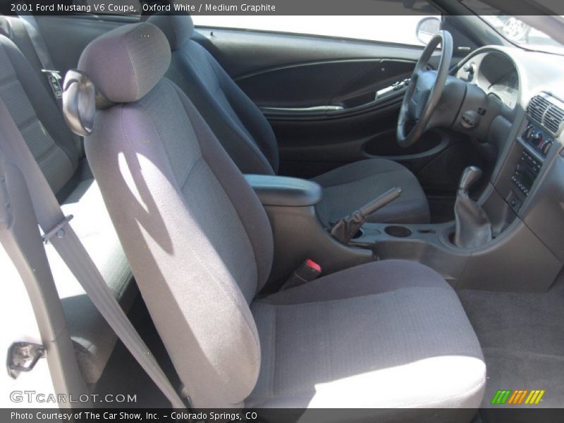 Oxford White / Medium Graphite 2001 Ford Mustang V6 Coupe