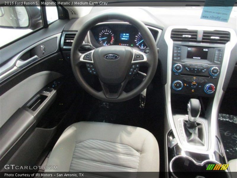 Magnetic Metallic / Medium Earth Gray 2016 Ford Fusion S