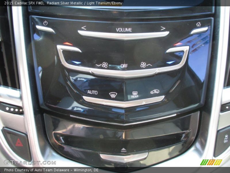 Radiant Silver Metallic / Light Titanium/Ebony 2015 Cadillac SRX FWD