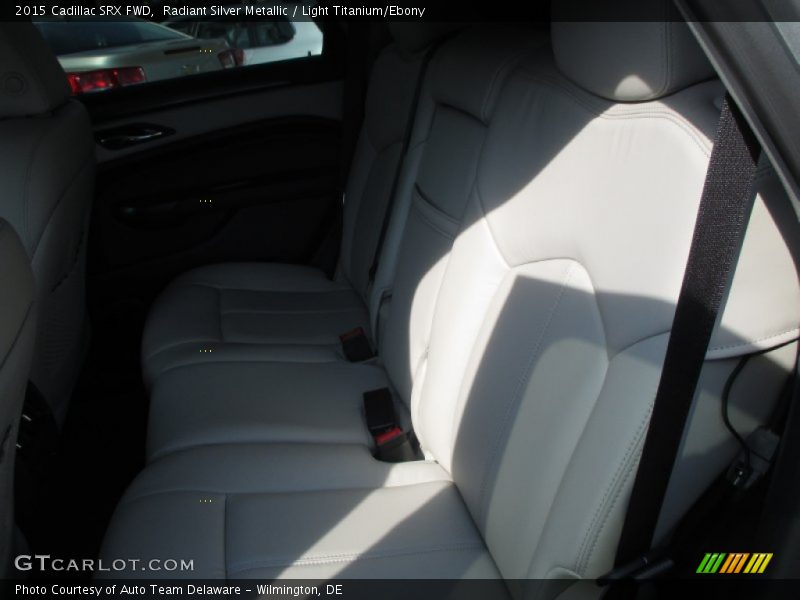Radiant Silver Metallic / Light Titanium/Ebony 2015 Cadillac SRX FWD