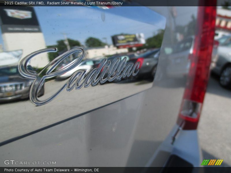 Radiant Silver Metallic / Light Titanium/Ebony 2015 Cadillac SRX FWD