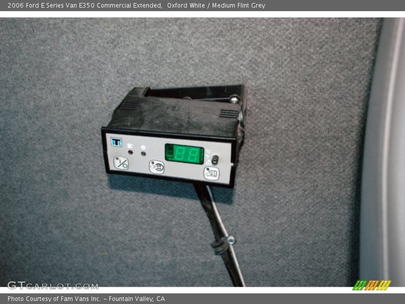 Oxford White / Medium Flint Grey 2006 Ford E Series Van E350 Commercial Extended