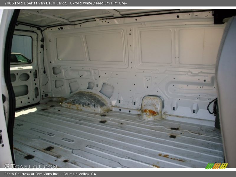 Oxford White / Medium Flint Grey 2006 Ford E Series Van E150 Cargo