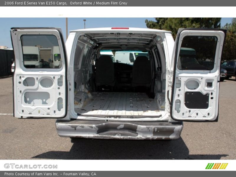 Oxford White / Medium Flint Grey 2006 Ford E Series Van E150 Cargo
