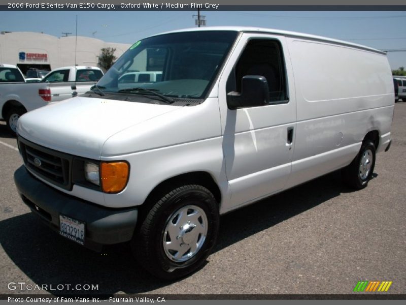 Oxford White / Medium Flint Grey 2006 Ford E Series Van E150 Cargo