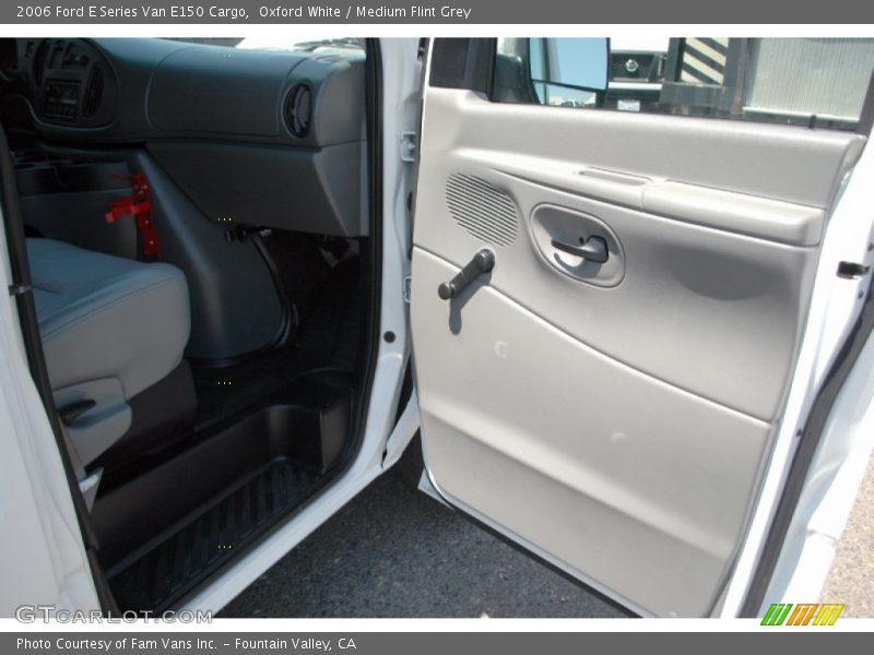 Oxford White / Medium Flint Grey 2006 Ford E Series Van E150 Cargo