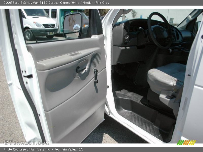 Oxford White / Medium Flint Grey 2006 Ford E Series Van E150 Cargo
