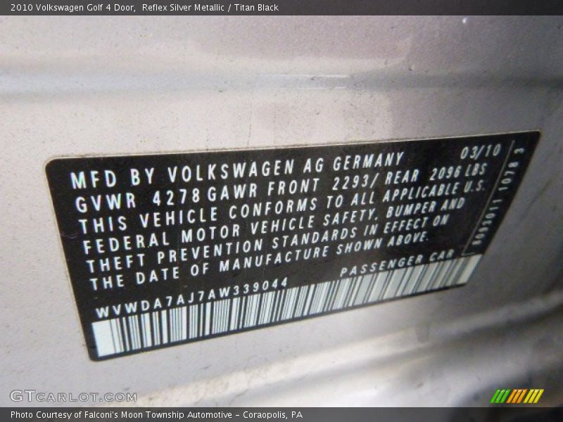 Reflex Silver Metallic / Titan Black 2010 Volkswagen Golf 4 Door