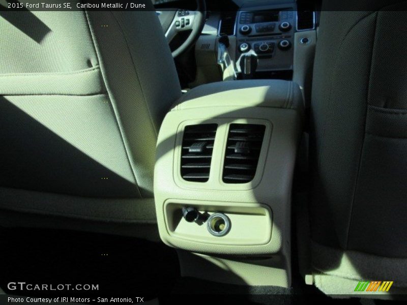 Caribou Metallic / Dune 2015 Ford Taurus SE