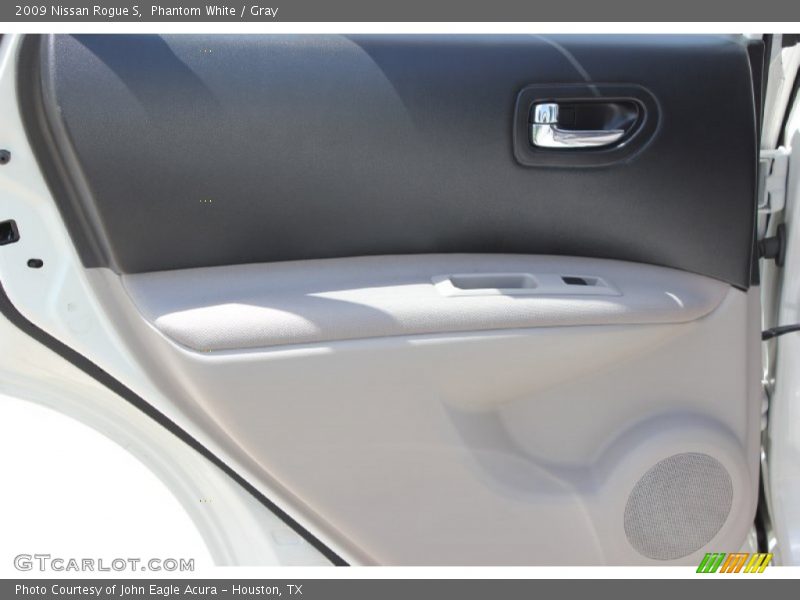Phantom White / Gray 2009 Nissan Rogue S