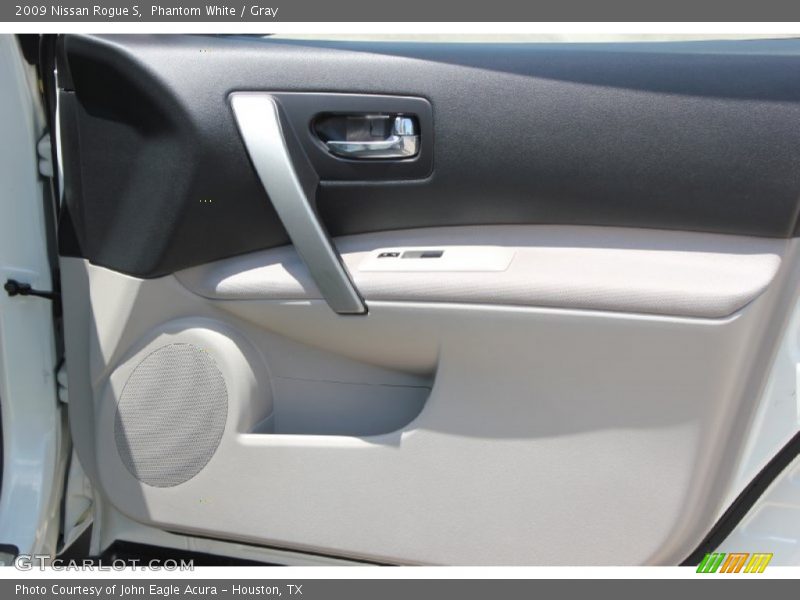 Phantom White / Gray 2009 Nissan Rogue S