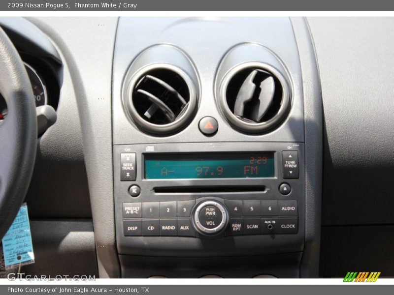 Phantom White / Gray 2009 Nissan Rogue S