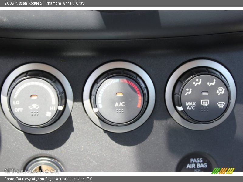 Phantom White / Gray 2009 Nissan Rogue S