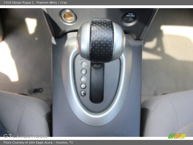 Phantom White / Gray 2009 Nissan Rogue S