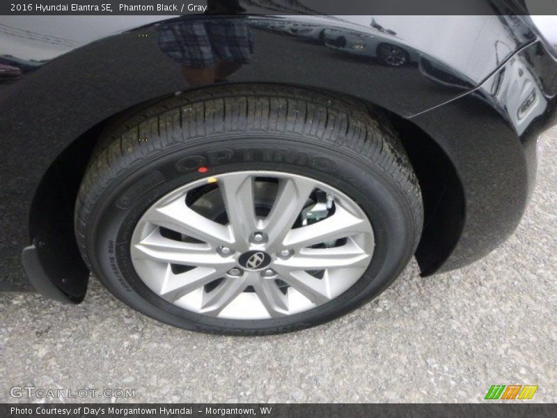 Phantom Black / Gray 2016 Hyundai Elantra SE