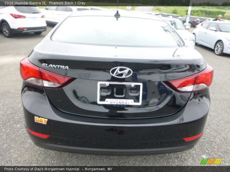 Phantom Black / Gray 2016 Hyundai Elantra SE