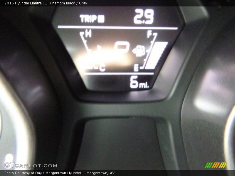 Phantom Black / Gray 2016 Hyundai Elantra SE