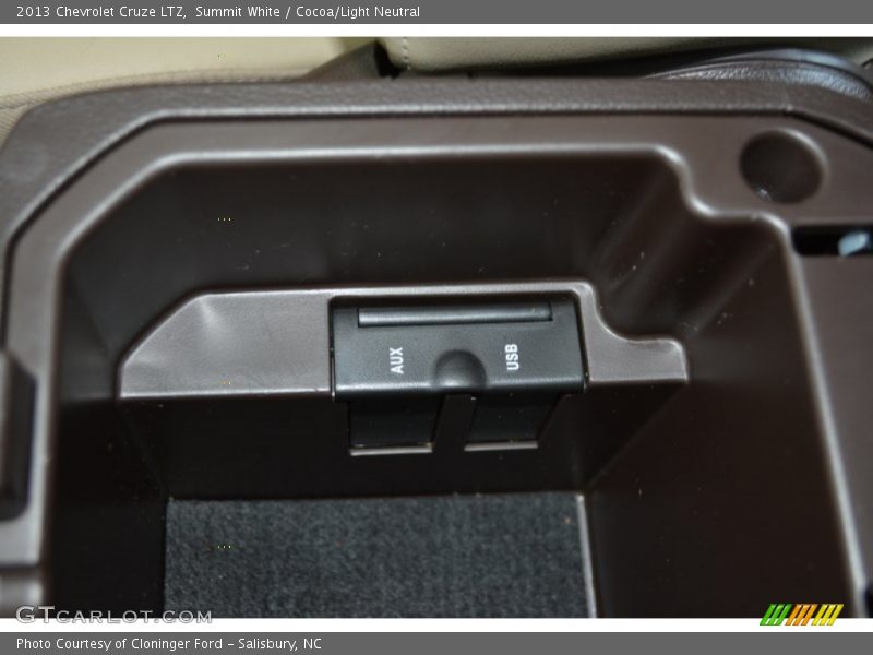 Summit White / Cocoa/Light Neutral 2013 Chevrolet Cruze LTZ