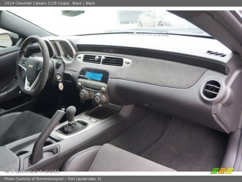 Dashboard of 2014 Camaro Z/28 Coupe