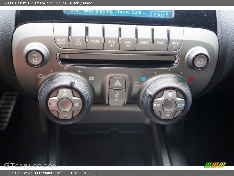 Controls of 2014 Camaro Z/28 Coupe