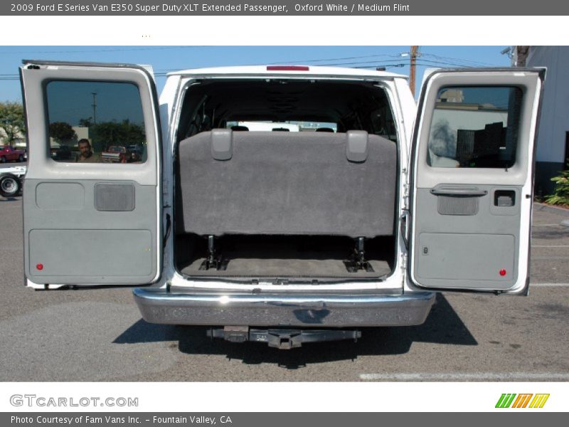 Oxford White / Medium Flint 2009 Ford E Series Van E350 Super Duty XLT Extended Passenger