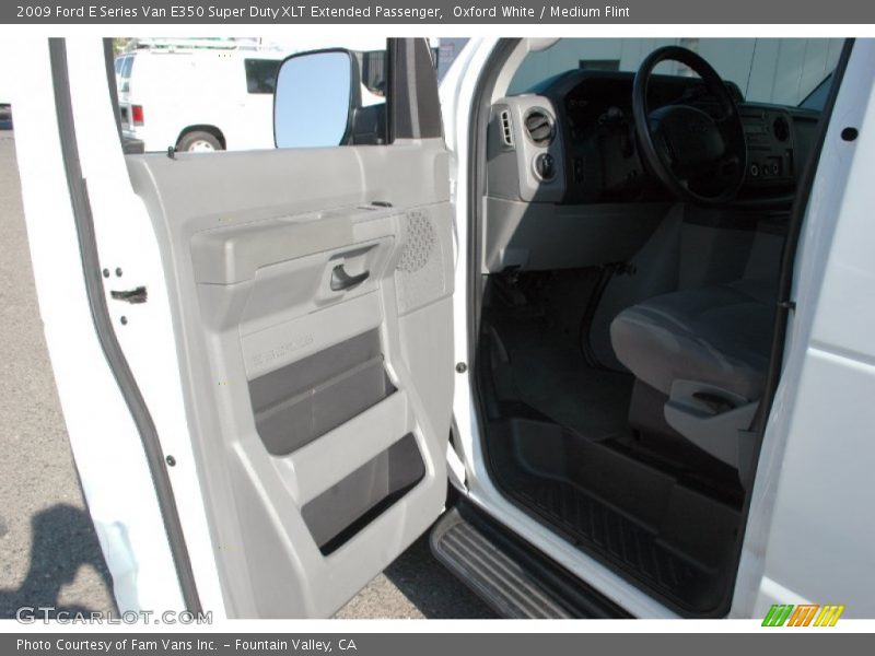Oxford White / Medium Flint 2009 Ford E Series Van E350 Super Duty XLT Extended Passenger