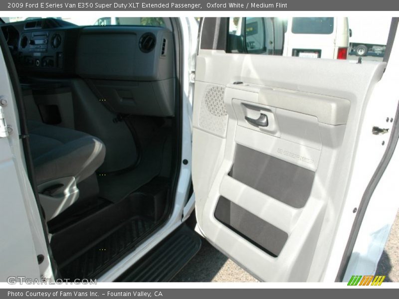 Oxford White / Medium Flint 2009 Ford E Series Van E350 Super Duty XLT Extended Passenger