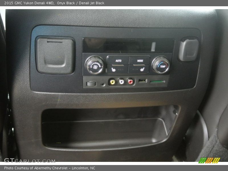 Onyx Black / Denali Jet Black 2015 GMC Yukon Denali 4WD