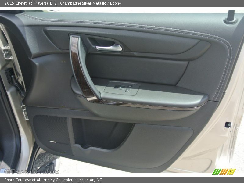 Champagne Silver Metallic / Ebony 2015 Chevrolet Traverse LTZ