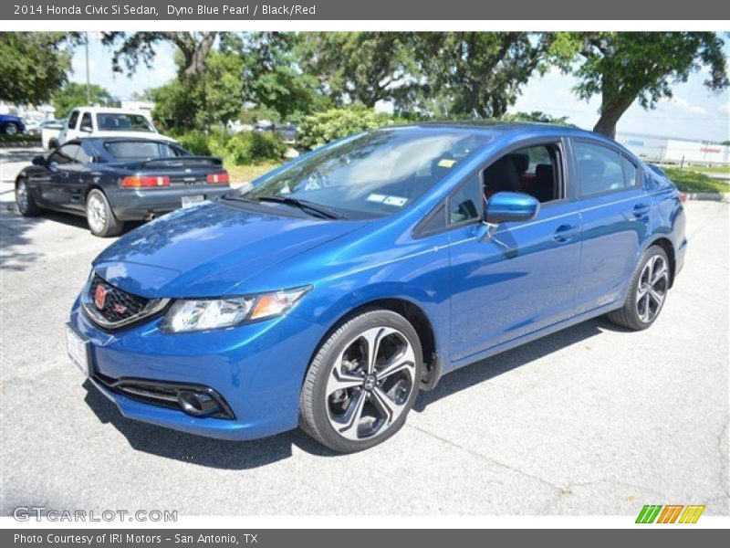 Front 3/4 View of 2014 Civic Si Sedan
