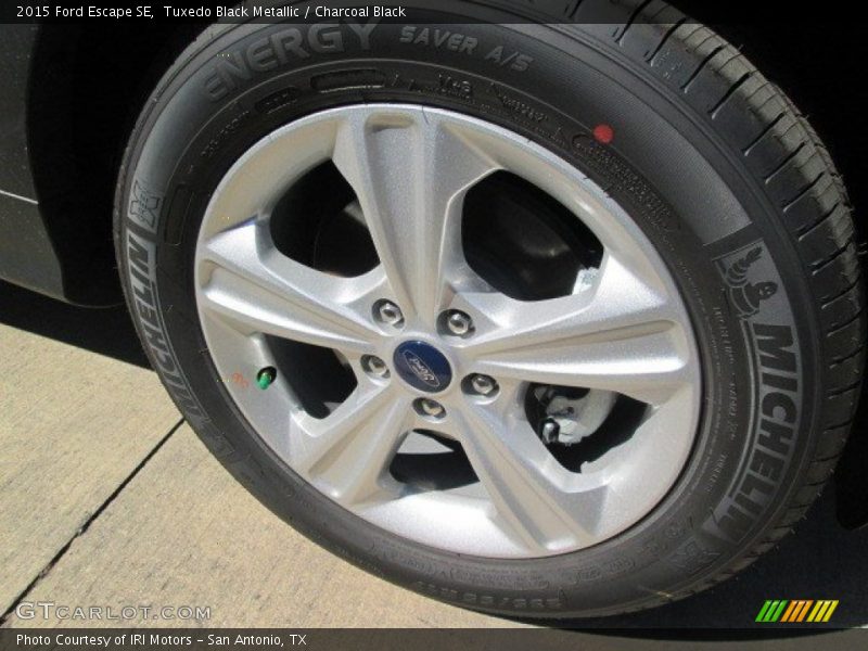 Tuxedo Black Metallic / Charcoal Black 2015 Ford Escape SE