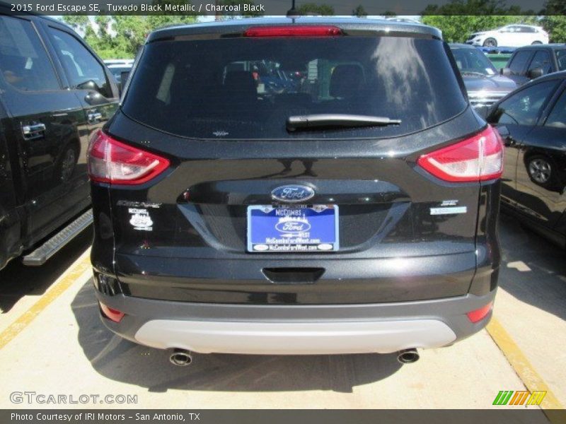 Tuxedo Black Metallic / Charcoal Black 2015 Ford Escape SE