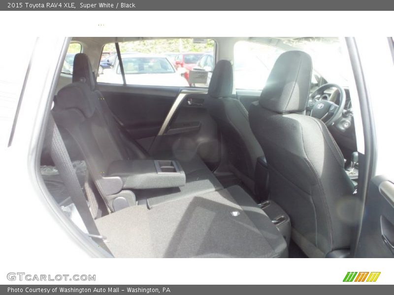 Super White / Black 2015 Toyota RAV4 XLE