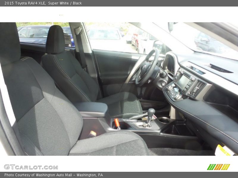 Super White / Black 2015 Toyota RAV4 XLE