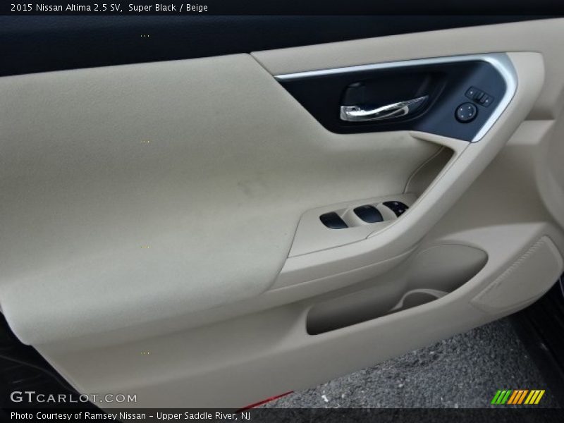 Super Black / Beige 2015 Nissan Altima 2.5 SV