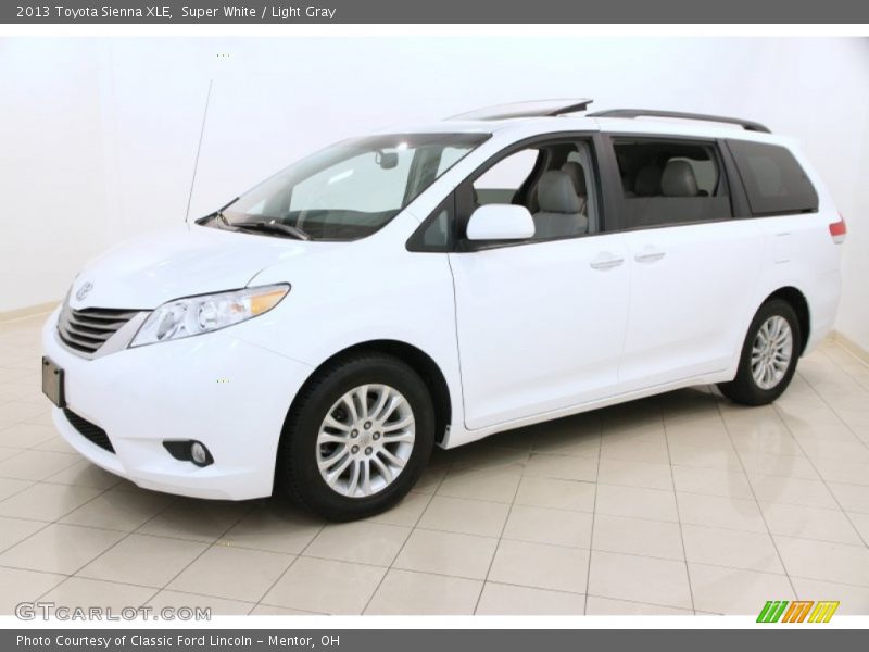 Super White / Light Gray 2013 Toyota Sienna XLE