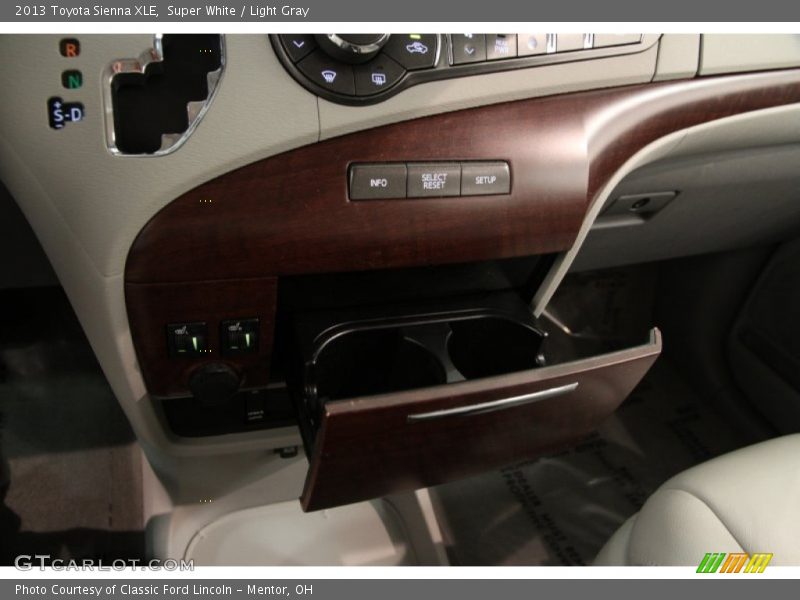 Super White / Light Gray 2013 Toyota Sienna XLE